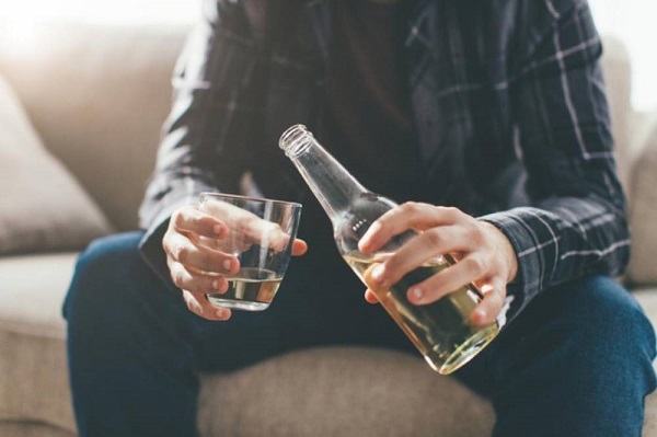 Uống nhiều rượu có ảnh hưởng đến tinh trùng
